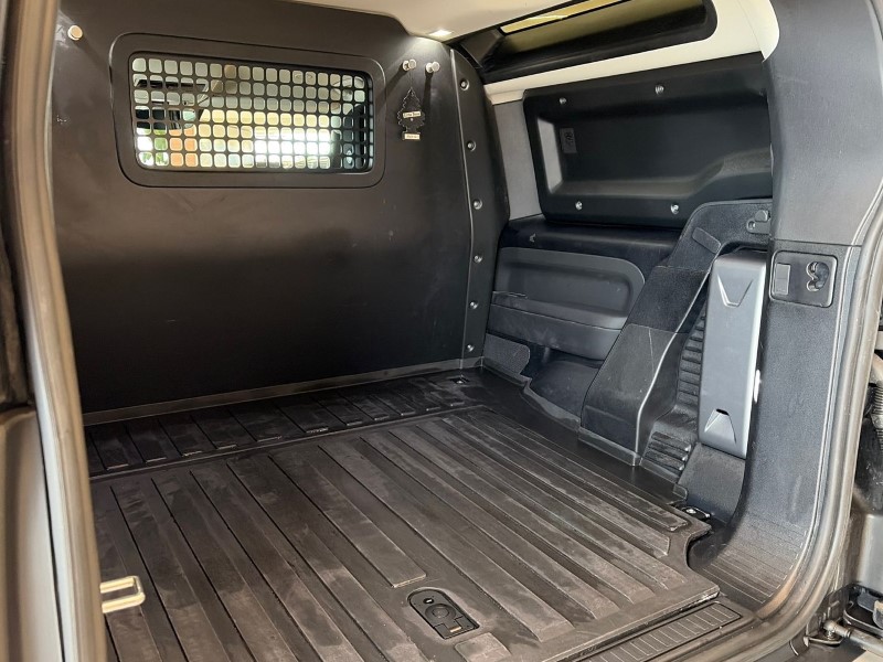 Used Land Rover Defender 2023 for sale - 78042276: Photo 40