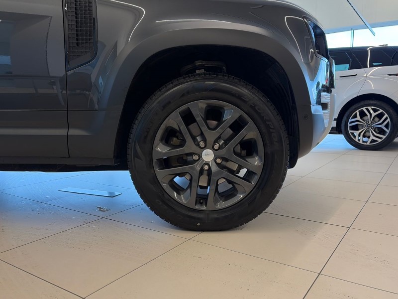 Used Land Rover Defender 2023 for sale - 78042276: Photo 8