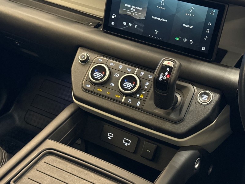 Used Land Rover Defender 2021 for sale - 77474722: Photo 13