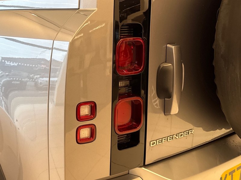 Used Land Rover Defender 2021 for sale - 77474722: Photo 19