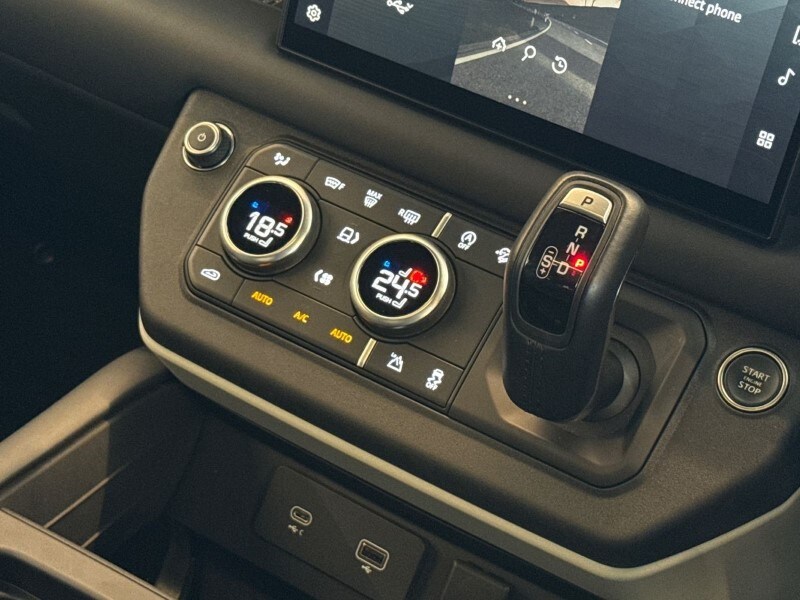 Used Land Rover Defender 2024 for sale - 77961825: Photo 13