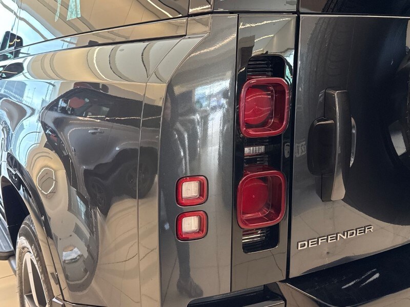 Used Land Rover Defender 2024 for sale - 77961825: Photo 19