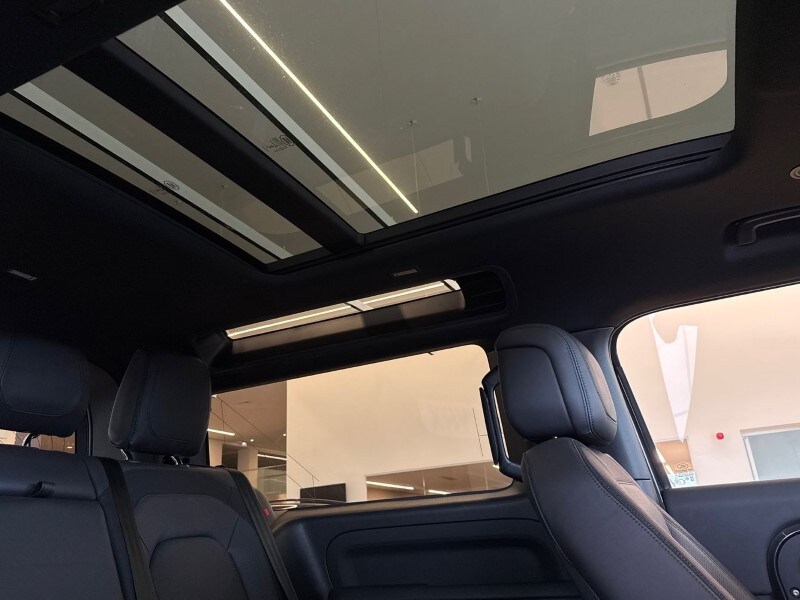 Used Land Rover Defender 2024 for sale - 77961825: Photo 21