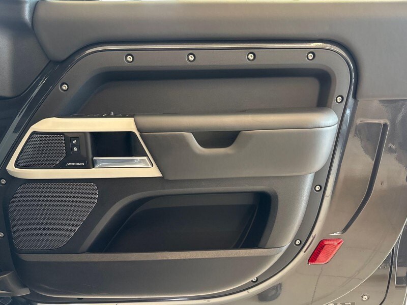 Used Land Rover Defender 2024 for sale - 77961825: Photo 22