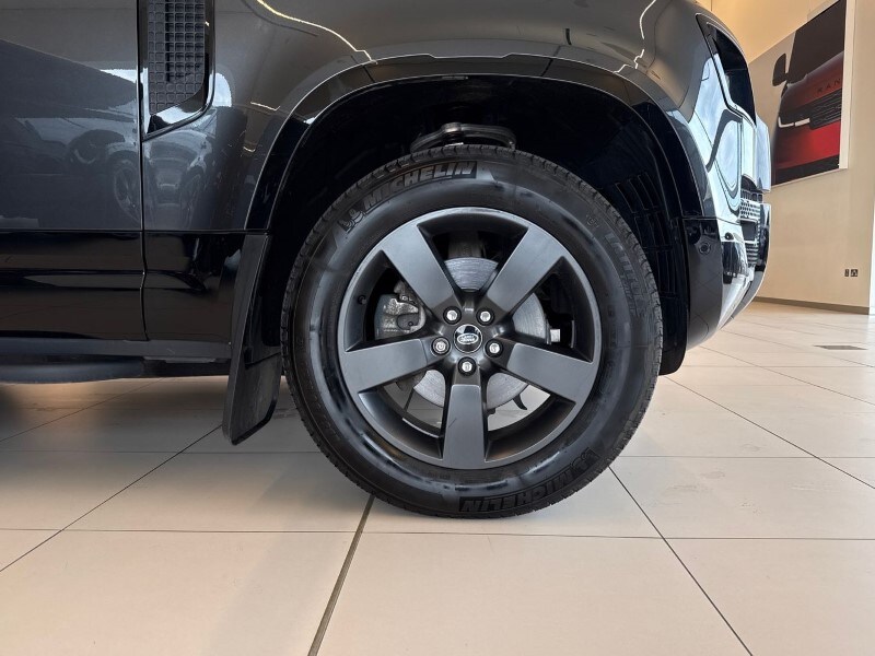 Used Land Rover Defender 2024 for sale - 77961825: Photo 8