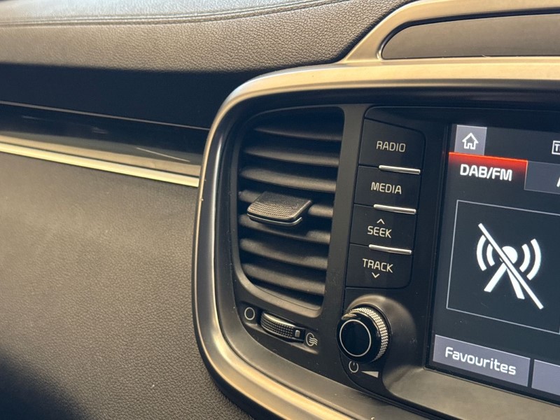 Used Kia Sorento 2018 for sale - 77063473: Photo 32