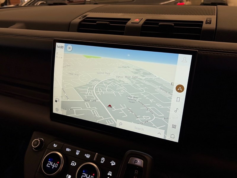 Used Land Rover Defender 2023 for sale - 77063475: Photo 11