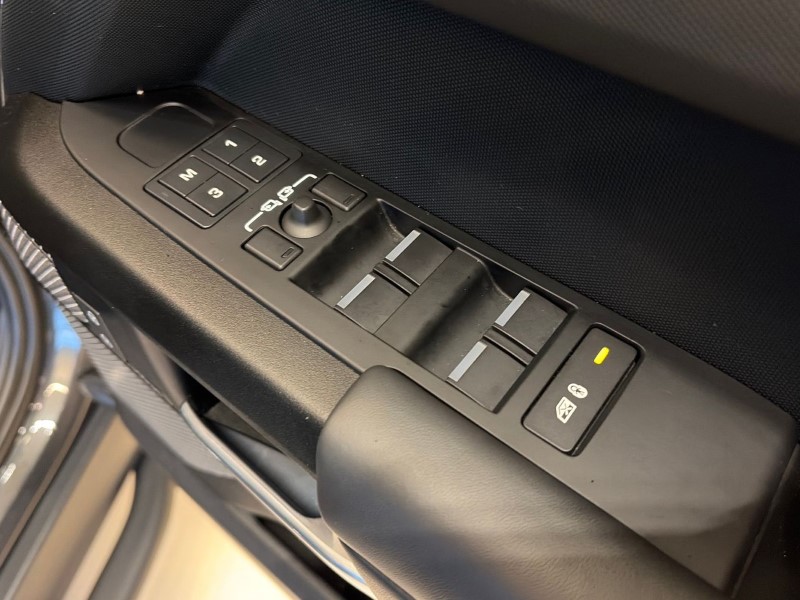 Used Land Rover Defender 2023 for sale - 77063475: Photo 24