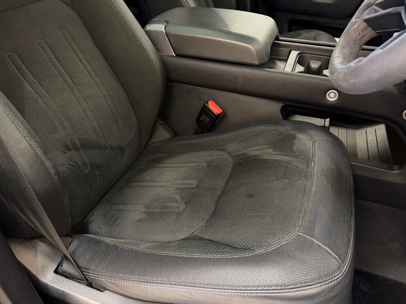 Used Land Rover Defender 2023 for sale - 77063475: Photo 26