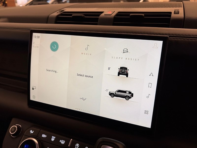 Used Land Rover Defender 2023 for sale - 77063475: Photo 31