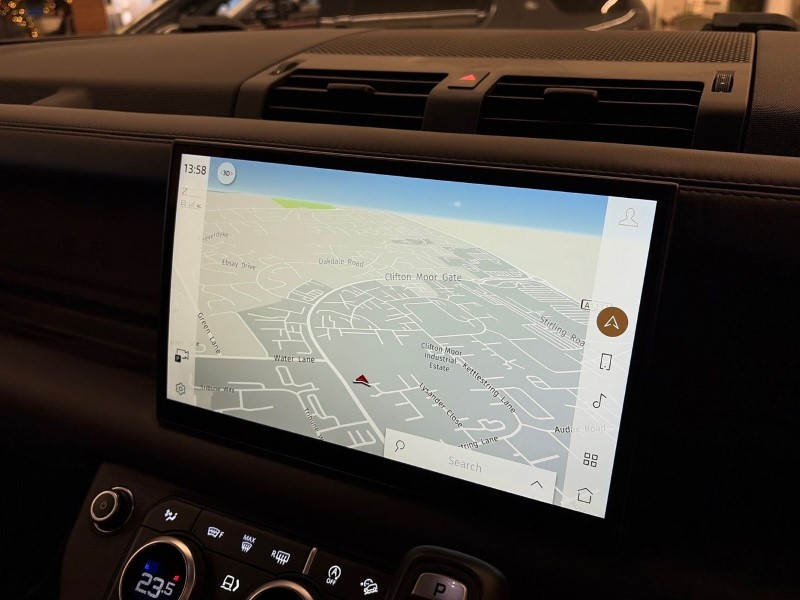 Used Land Rover Defender 2023 for sale - 77063475: Photo 32