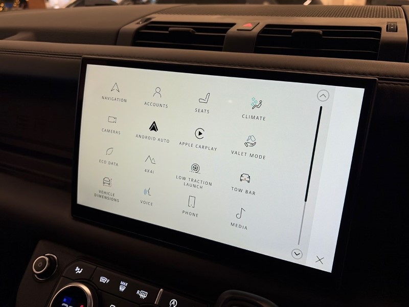 Used Land Rover Defender 2023 for sale - 77063475: Photo 34