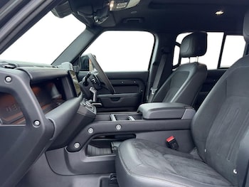 Used Land Rover Defender 2023 for sale - 77063475: Photo