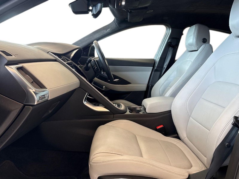 Used Jaguar E-Pace 2023 for sale - 77619332: Photo 4