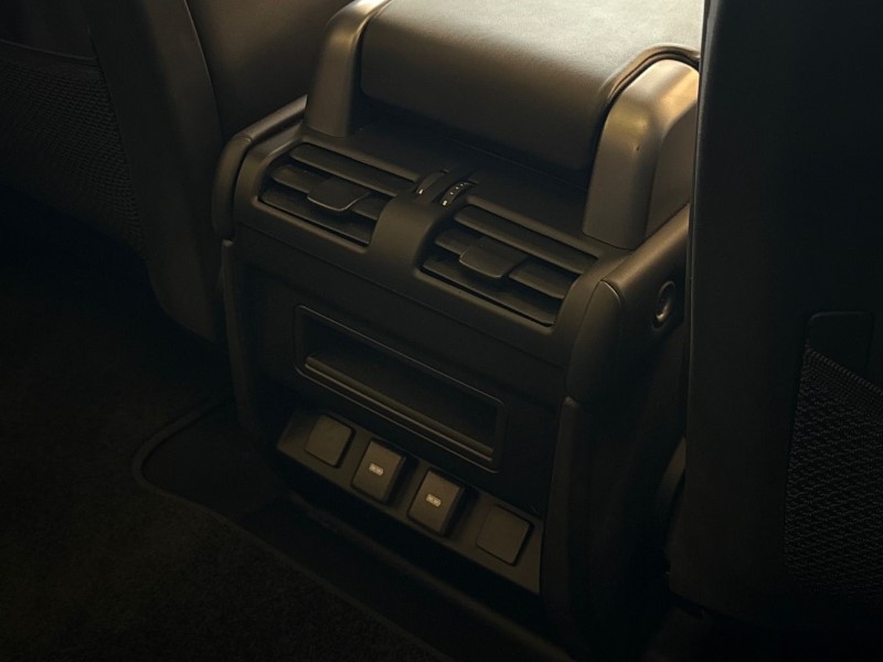 Used Land Rover Defender 2023 for sale - 76981249: Photo 18