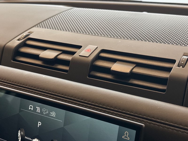 Used Land Rover Defender 2023 for sale - 76981249: Photo 37