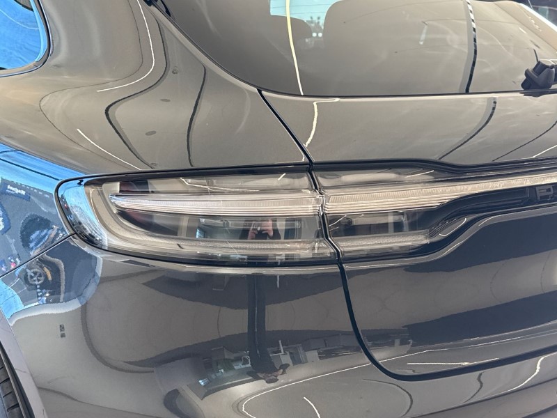 Used Porsche Macan 2024 for sale - 76982112: Photo 19