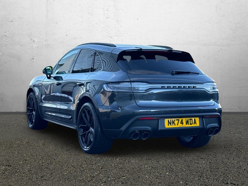 Used Porsche Macan 2024 for sale - 76982112: Photo 2