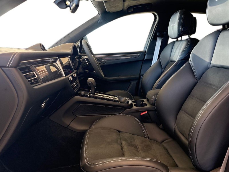 Used Porsche Macan 2024 for sale - 76982112: Photo 3