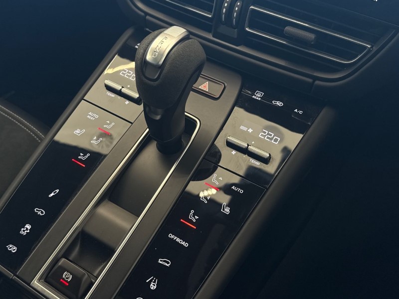 Used Porsche Macan 2024 for sale - 76982112: Photo 34