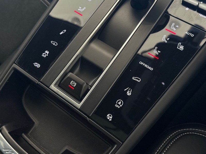 Used Porsche Macan 2024 for sale - 76982112: Photo 35