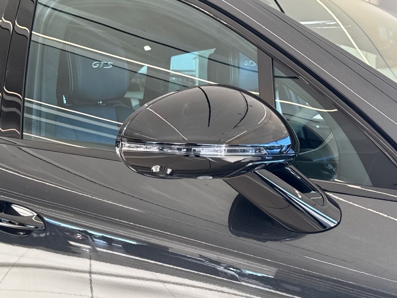 Used Porsche Macan 2024 for sale - 76982112: Photo 51