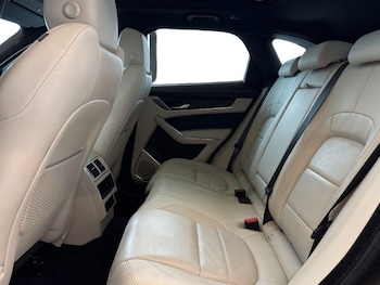 Used Jaguar F-Pace 2023 for sale - 79243810: Photo