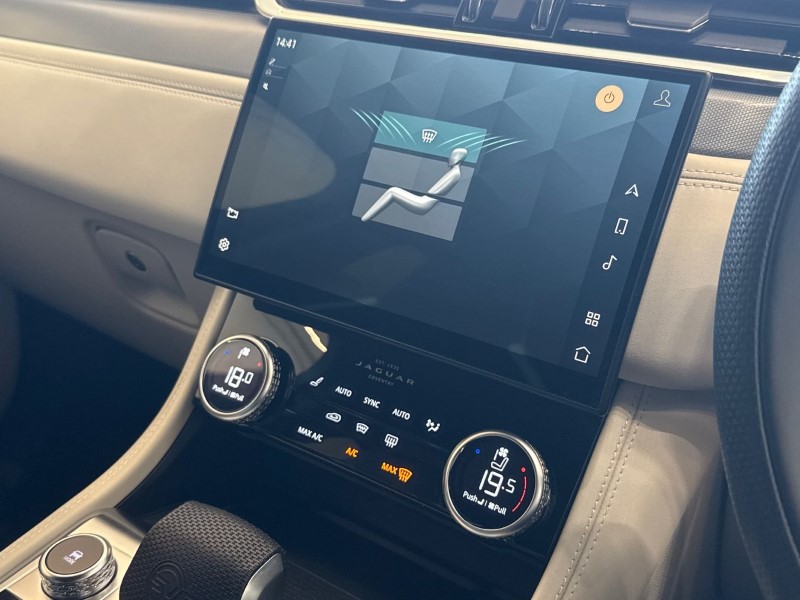 Used Jaguar F-Pace 2022 for sale - 76981294: Photo 33