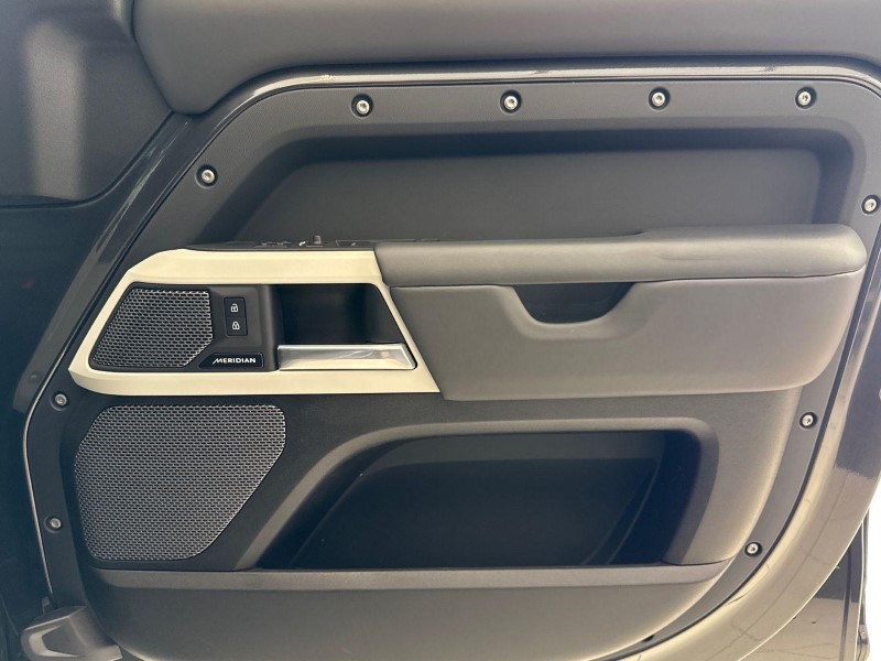 Used Land Rover Defender 2023 for sale - 78067145: Photo 22