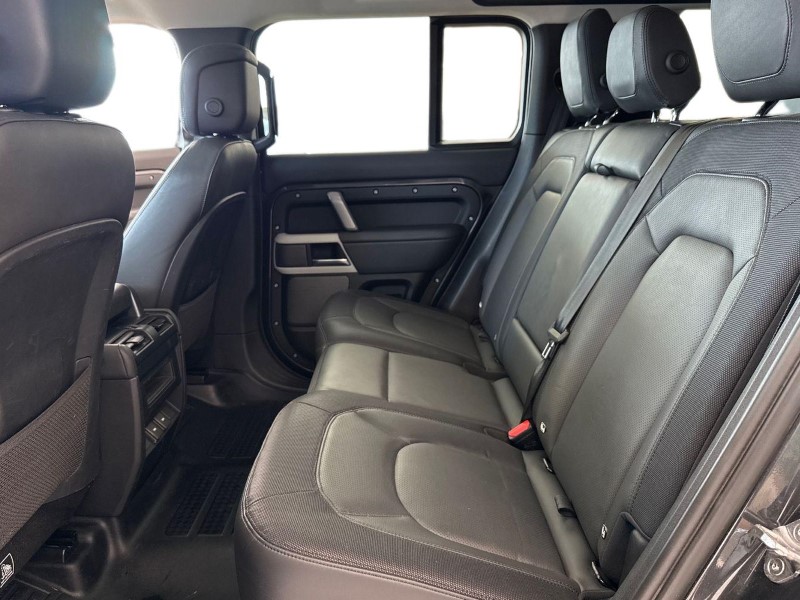 Used Land Rover Defender 2023 for sale - 78067145: Photo 4
