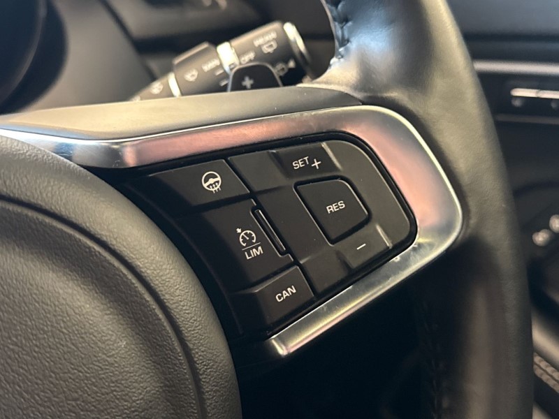 Used Jaguar E-Pace 2020 for sale - 77649906: Photo 28