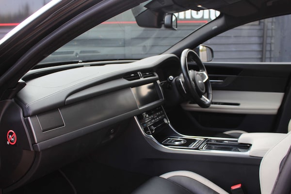 Used Jaguar XF 2018 for sale - 74805941: Photo 6