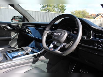 Used Audi Q8 2020 for sale - 75960615: Photo
