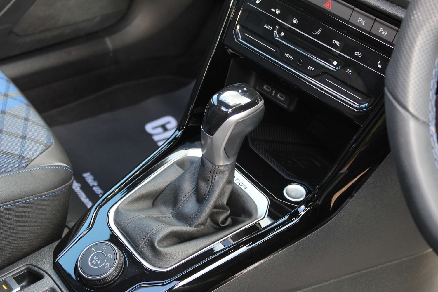 Used Volkswagen T-Roc 2024 for sale - 76892309: Photo 6