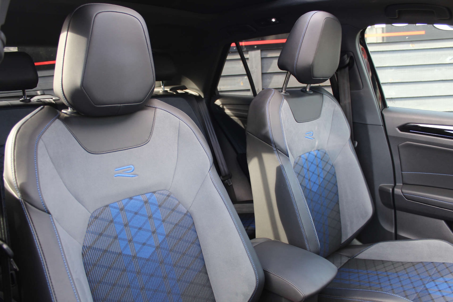 Used Volkswagen T-Roc 2024 for sale - 76892309: Photo 7