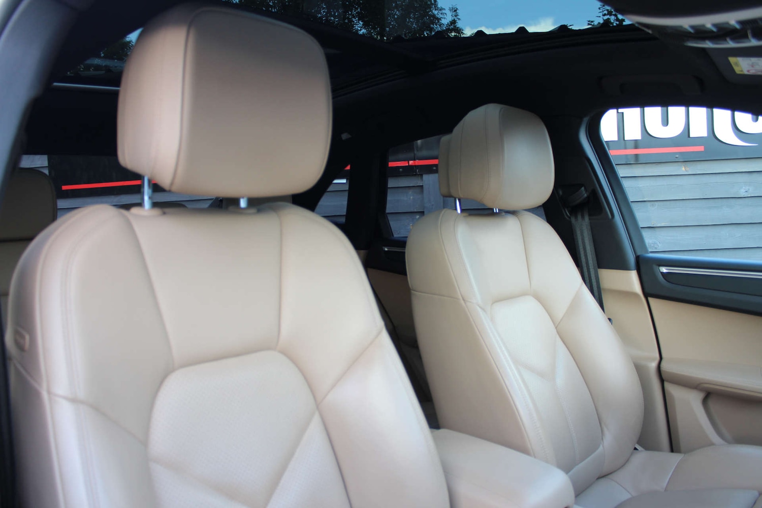 Used Porsche Macan 2018 for sale - 76601885: Photo 9