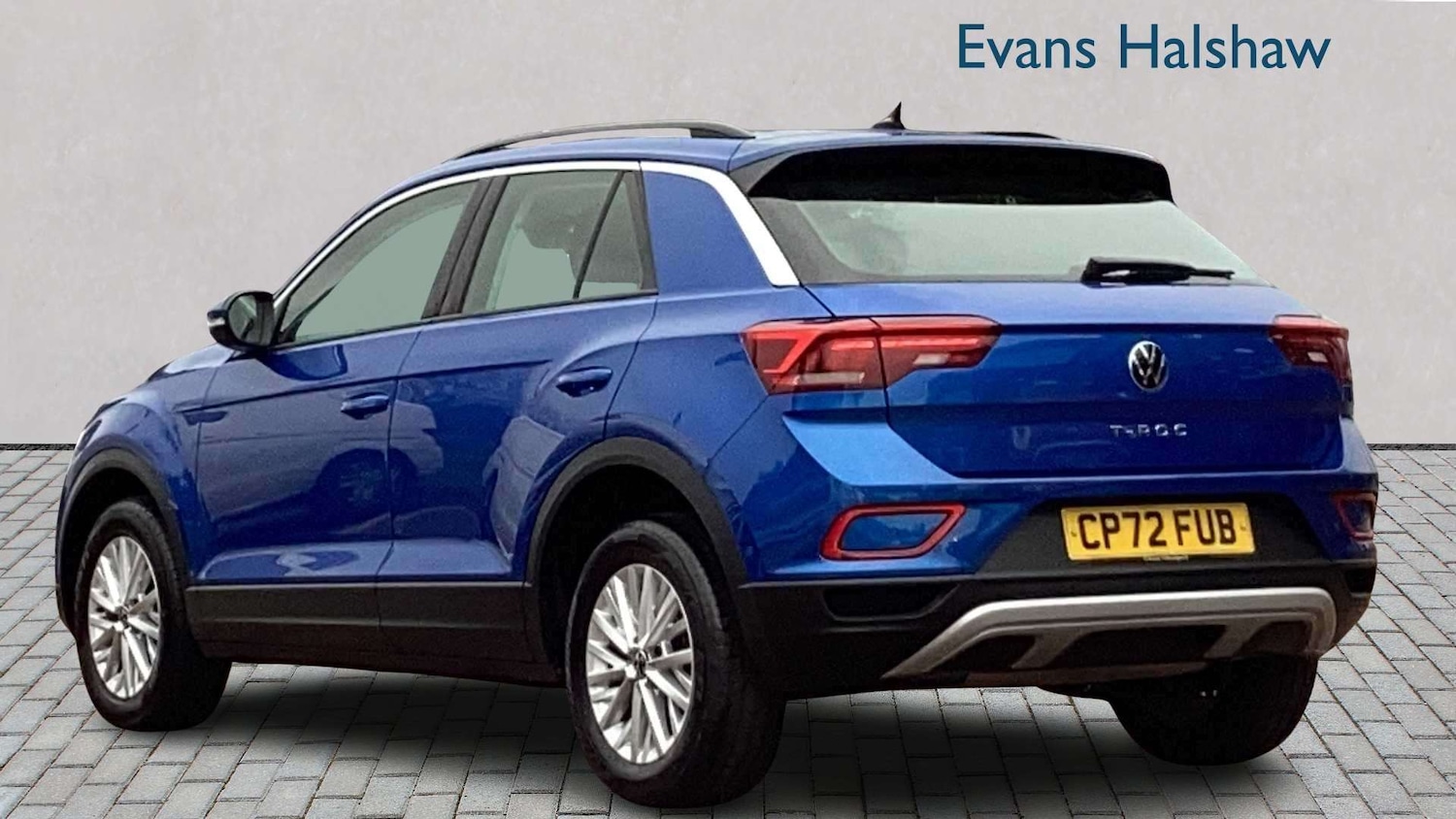 Used Volkswagen T-Roc 2022 for sale - 77913890: Photo 2