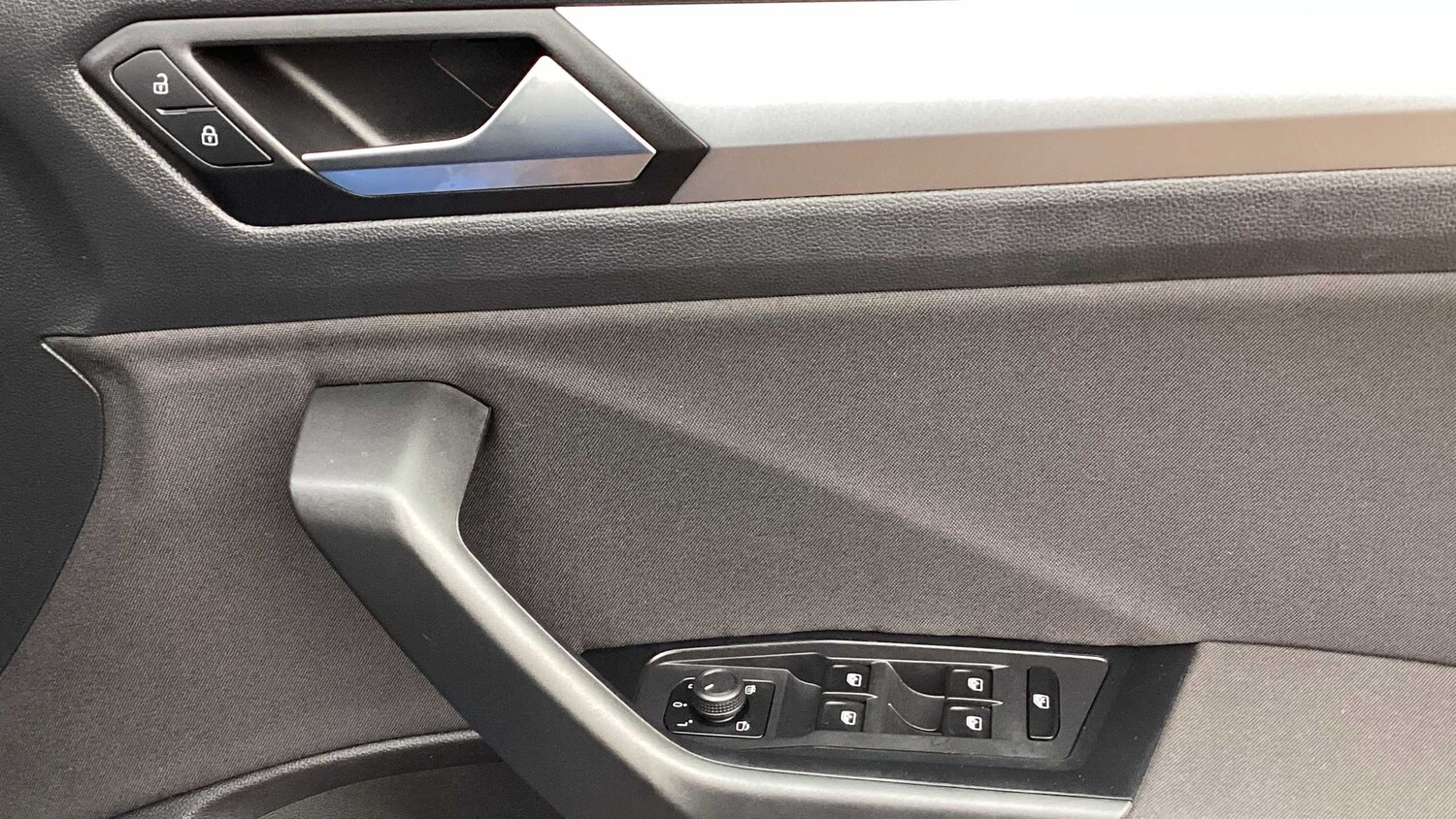 Used Volkswagen T-Roc 2022 for sale - 77913890: Photo 21