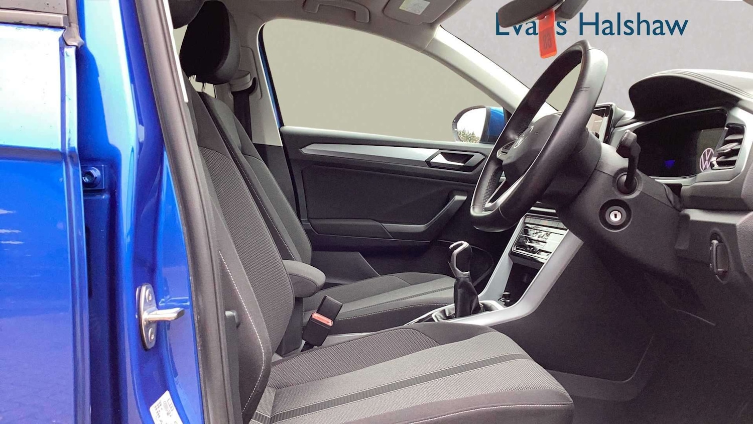 Used Volkswagen T-Roc 2022 for sale - 77913890: Photo 3