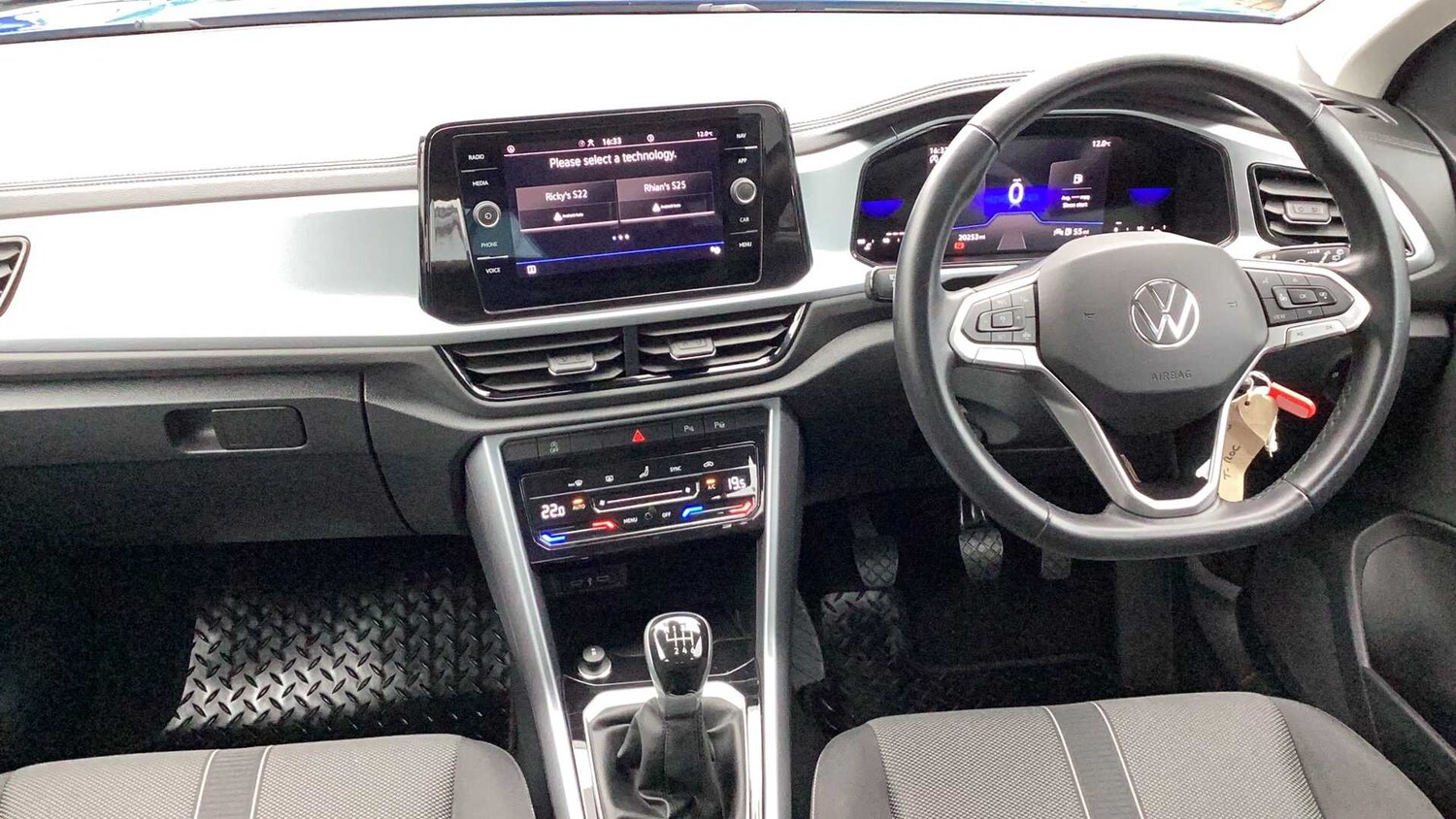 Used Volkswagen T-Roc 2022 for sale - 77913890: Photo 8