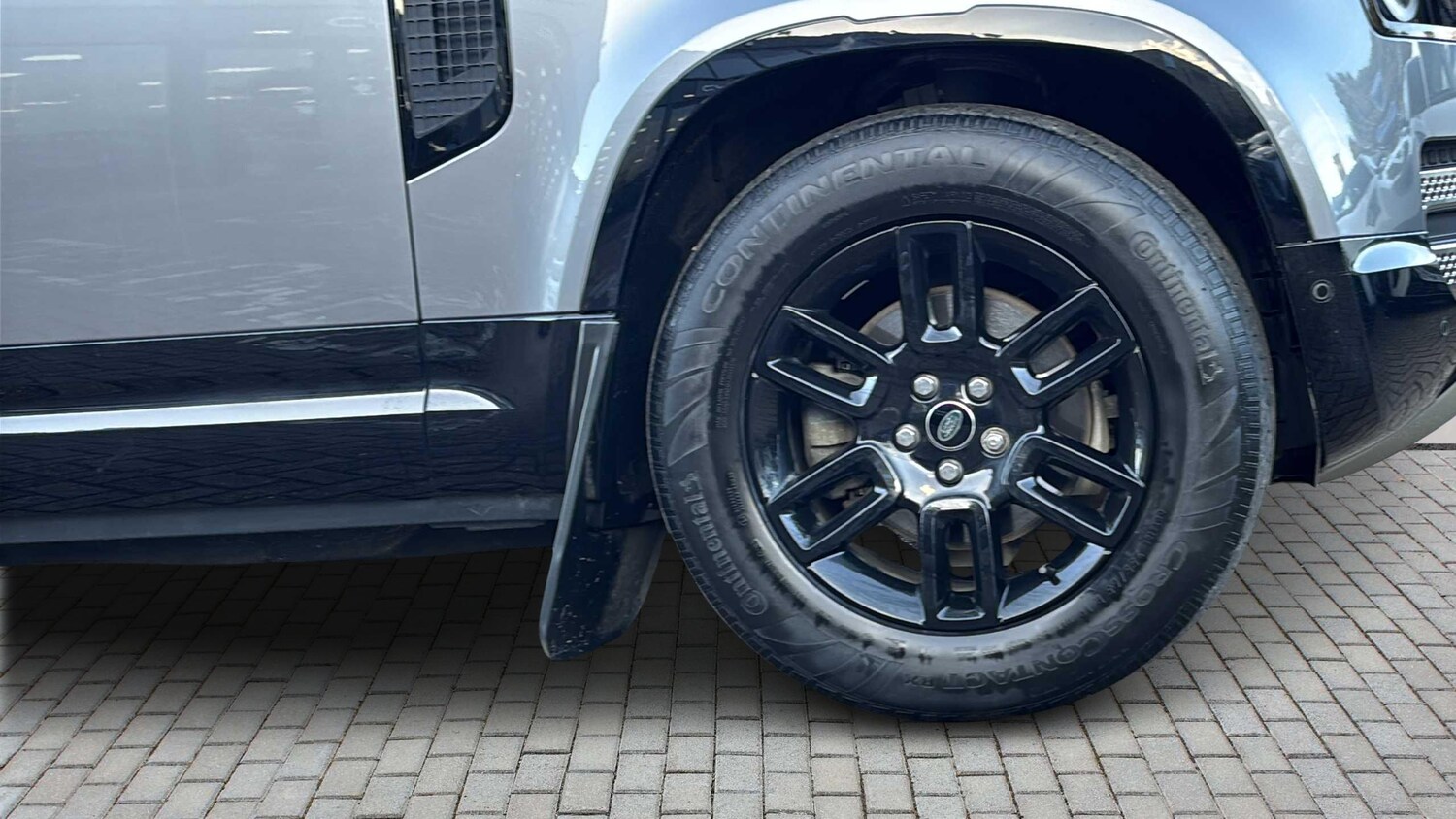 Used Land Rover Defender 2021 for sale - 77857674: Photo 11