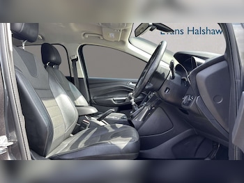 Used Ford Kuga 2015 for sale - 79351934: Photo