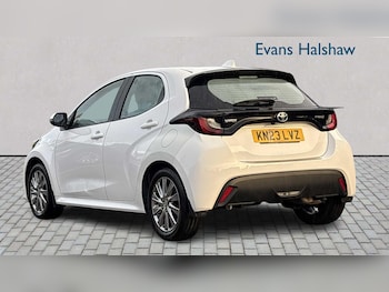 Used Toyota Yaris 2023 for sale - 77858812: Photo