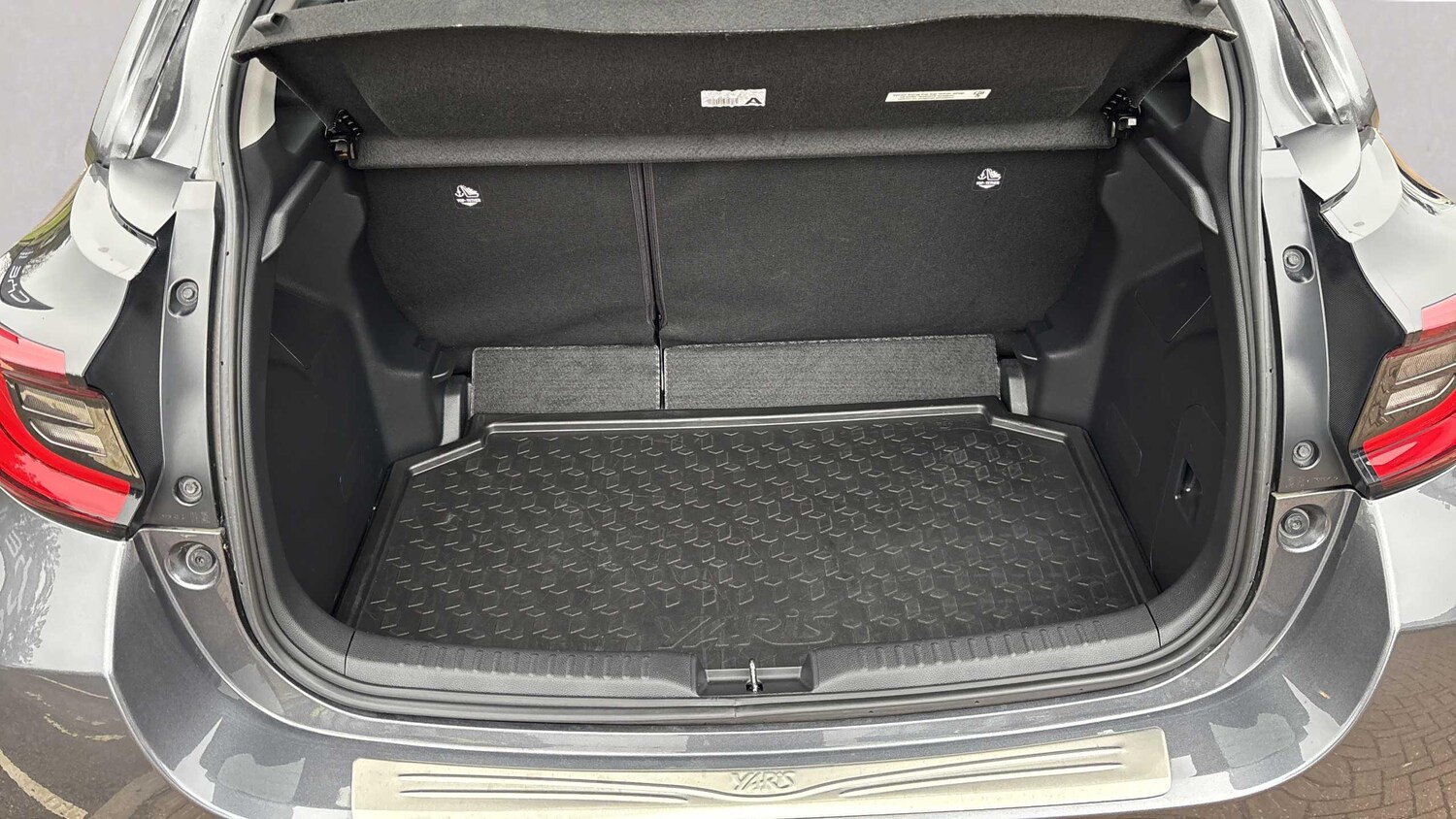 Used Toyota Yaris for sale - 77857367: Photo 11