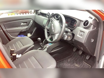 Used Dacia Duster 2024 for sale - 78303060: Photo