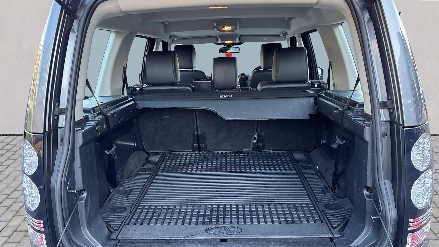 Used Land Rover Discovery 2015 for sale - 77859432: Photo 12