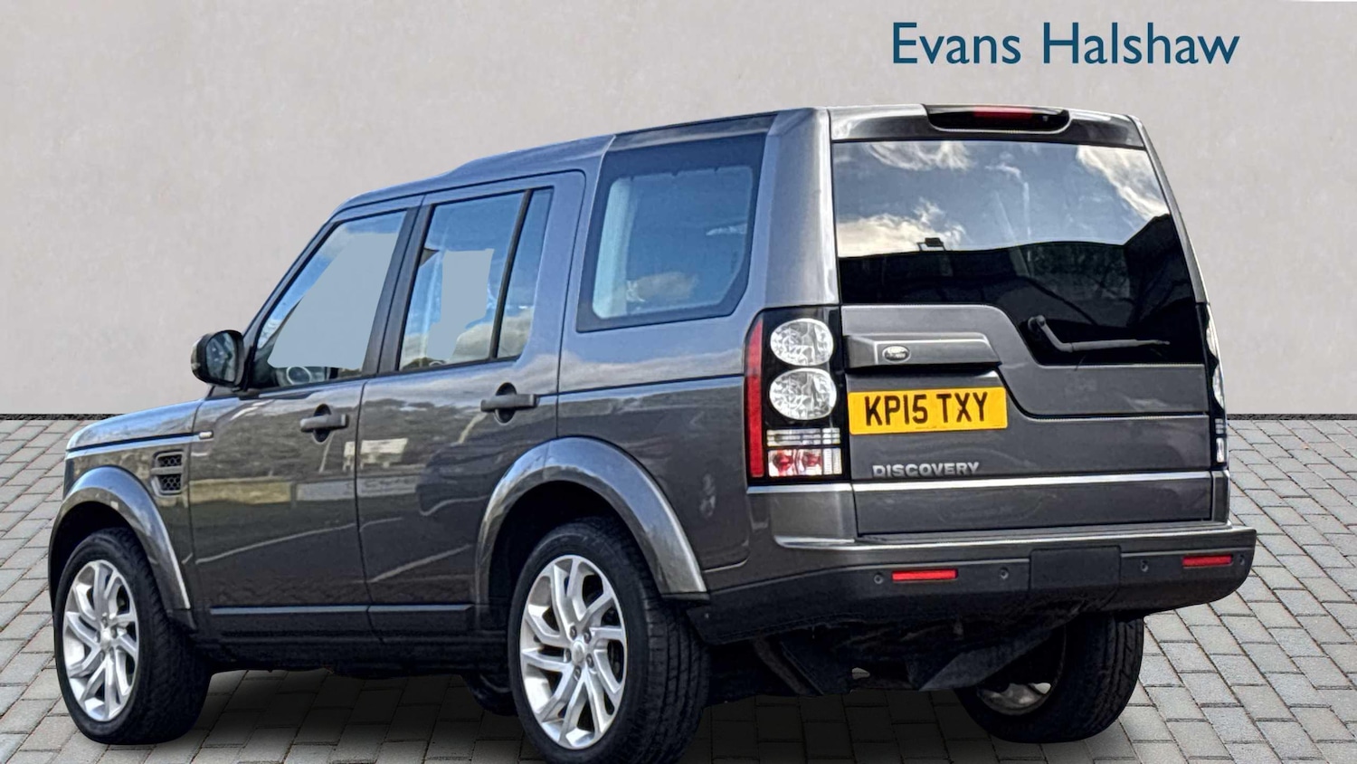 Used Land Rover Discovery 2015 for sale - 77859432: Photo 2