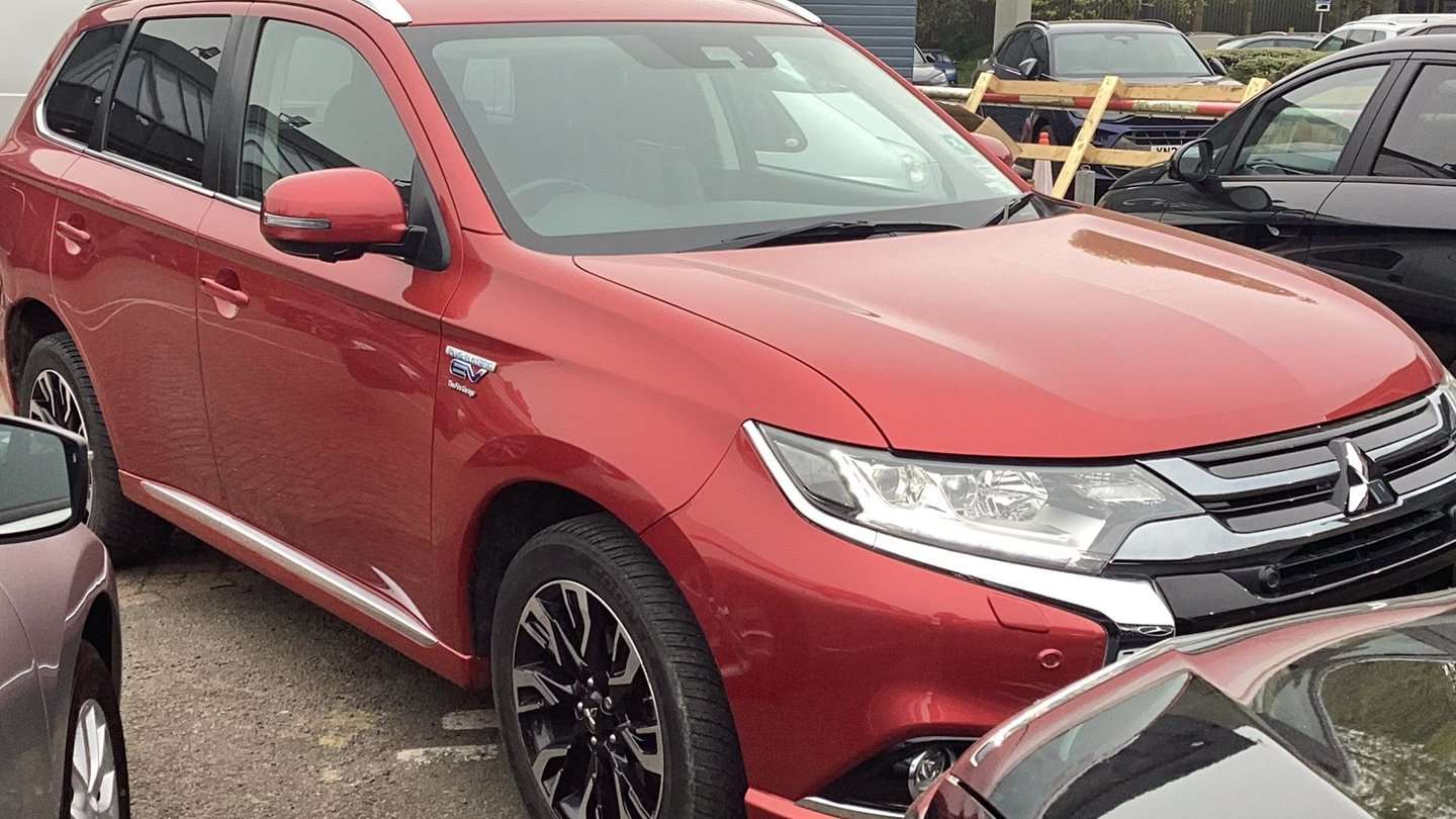 Used Mitsubishi Outlander 2016 for sale - 78216352: Photo 2