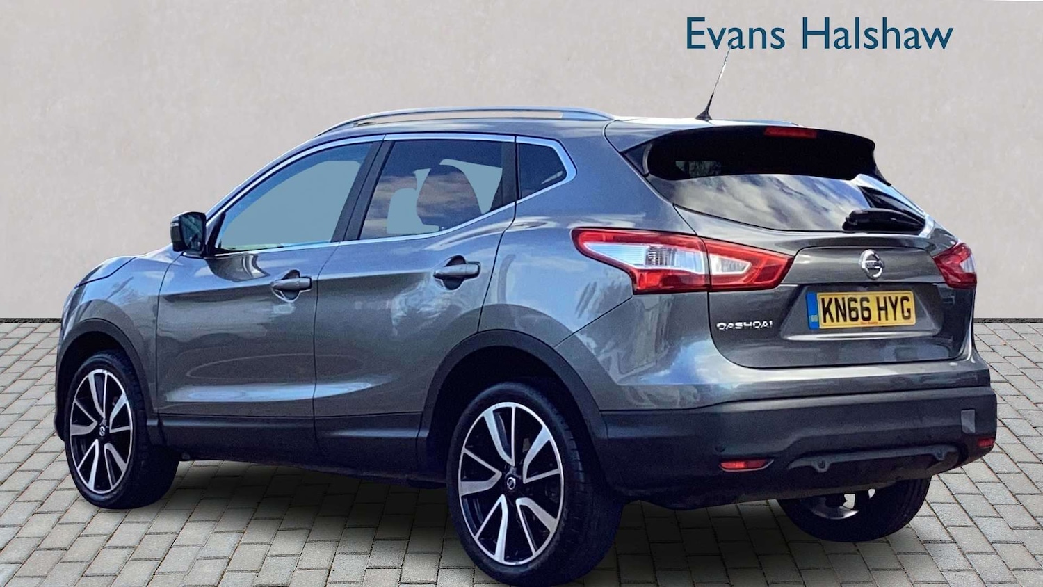 Used Nissan Qashqai for sale - 77860024: Photo 2