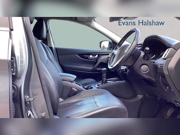 Used Nissan Qashqai 2016 for sale - 77860024: Photo